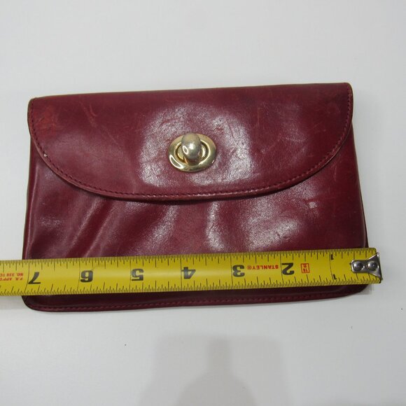 Hobo International Cluth Card Wallet Red Leather Turn Lock Gold Hardware Classic - Picture 3 of 8